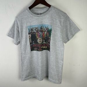 The Beatles Sgt Peppers
Lonely Hearts Shirt Size Medium